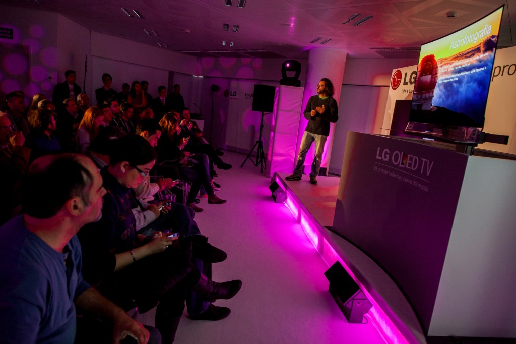 LG_evento OLED curvo_01