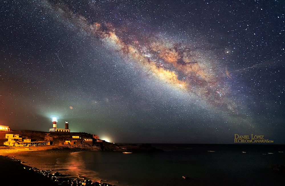 Vía Lactea y faro de Fuencaliente La Palma DLopez