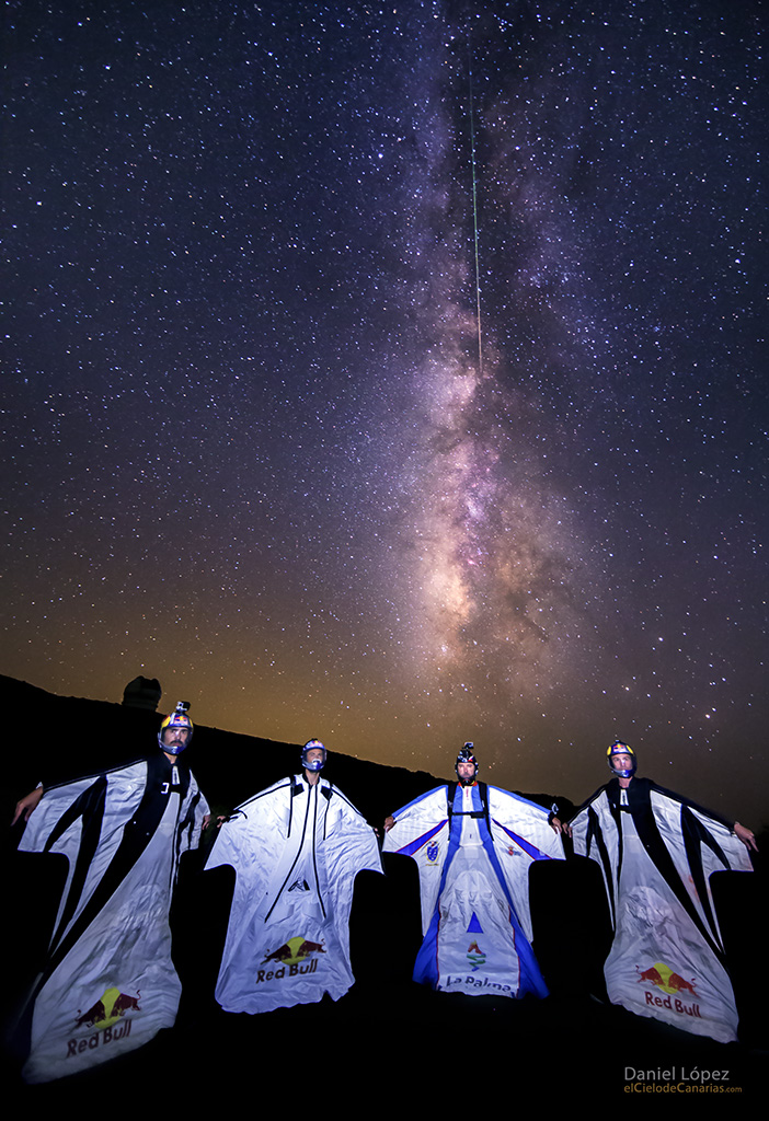 Red-Bull-Skydive-Team-via-lactea-y-Perseida